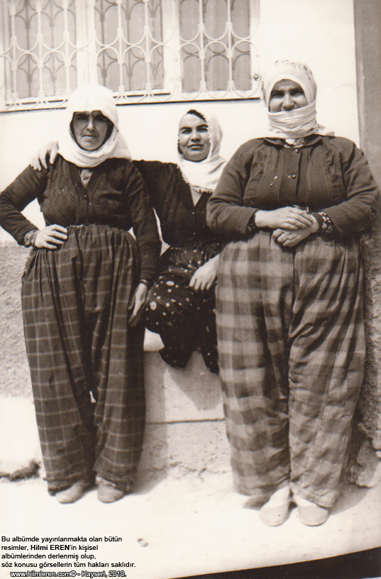 Annem, Emine Bacı, Bekir Hamma, Yahyalı, 1977.