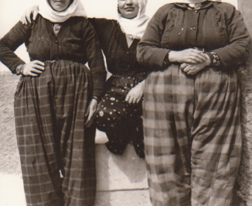 Annem, Emine Bacı, Bekir Hamma, Yahyalı, 1977.